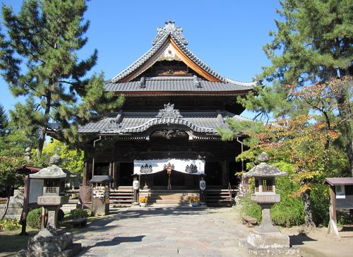 信濃国分寺本堂　2009年10月19日