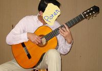 自宅でギターの練習 by Poran