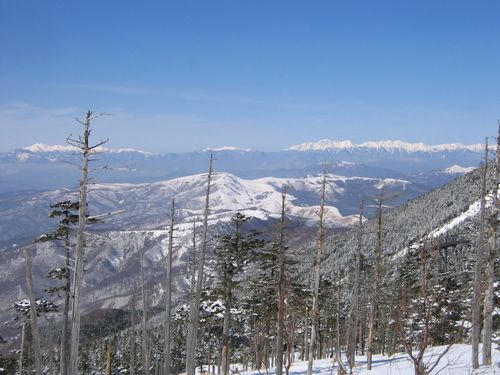 縞枯山山麓から見た車山（中央）・乗鞍（左）・北ｱﾙﾌﾟｽ（右）