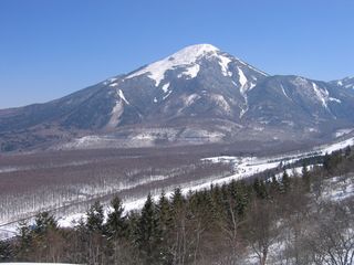 蓼科山／八子ヶ峰尾根から望む