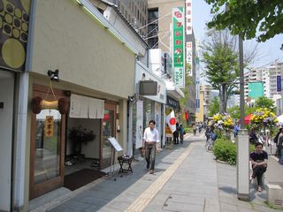 蕎麦店「増八」と長野市中央通り