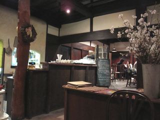 「梅蔵」のレジと店内  2010.3.13