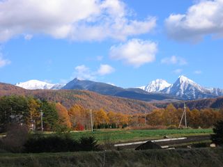 蓼科里山の紅葉と新雪の八ヶ岳 07.11.13