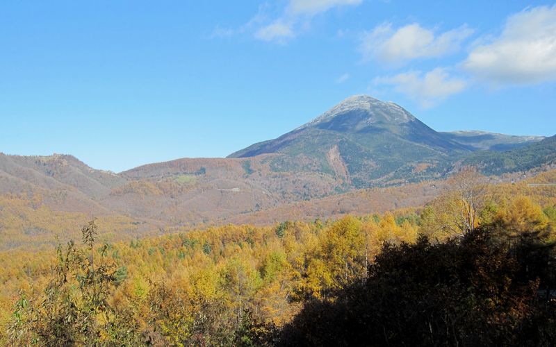 紅葉の蓼科高原と蓼科山　10.11.2